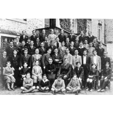 Ecole Notre-Dame, Guéret. (Creuse). 1934-1935.