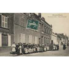 Grandvilliers - Ecole des Filles - Rue d'Aumale.