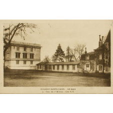 Collège Sainte-Croix - Le Mans - 7 - Cour de 1re Division - côté S.-E.