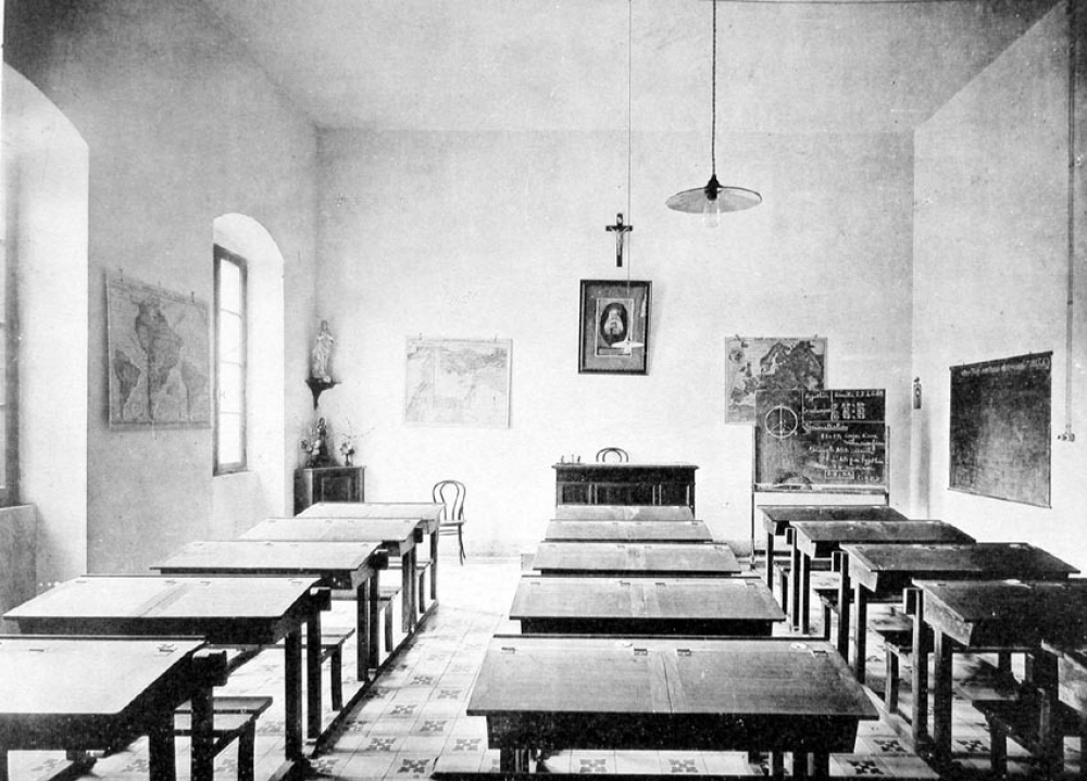 Institution Ste Anne des Soeurs de Besançon. Beyrouth. 1929-1930.
