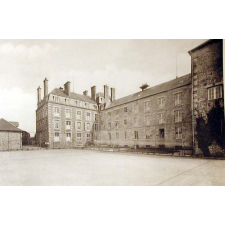 Ecole Primaire Supérieure de Jeunes Filles - Vire. 1935-1936.