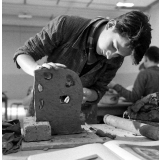Lycée-pilote mixte de Montgeron. L'apprentissage de la poterie.