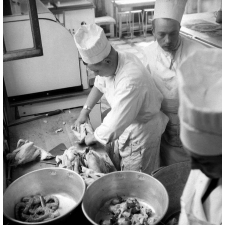 Lycée de jeunes filles de Fontainebleau : les cuisines