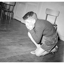 Lycée-pilote de Sèvres, Cours d'Art dramatique de Mlle Dienesh. Mime : Frayeur du Petit Poucet.