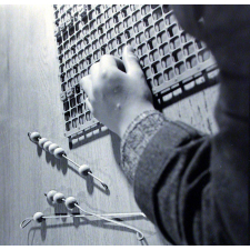 Institut départemental des Aveugles de la Seine (Ecole Braille).
L'enseignement destiné aux aveugles. L'écriture en braille.