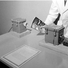 Exposition IPN, Londres : expérience sur l'électricité