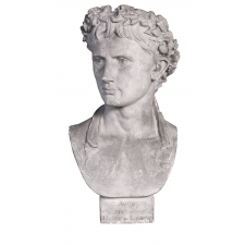 Auguste.