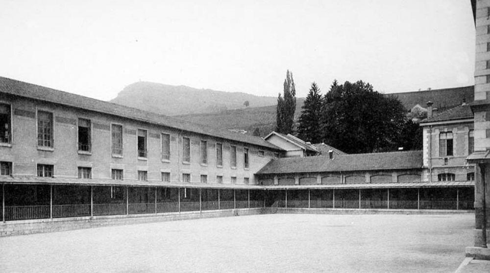 Ecole Nationale Professionnelle - Voiron. (Isère). 1931-1938.