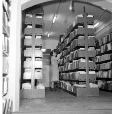 I.P.N. : rayonnage de livres