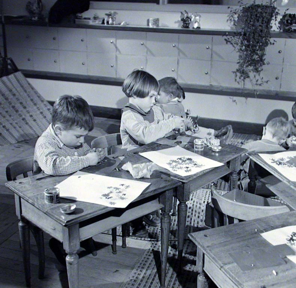 Ecole maternelle de Meudon : dessin collectif sur un thème musical.