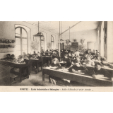 Nantes - Ecole Industrielle et Ménagère - Salle d'Etude 2e et 3e Année.