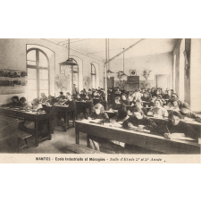 Nantes - Ecole Industrielle et Ménagère - Salle d'Etude 2e et 3e Année.