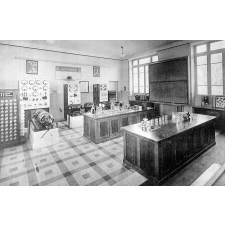 Ecole Primaire Supérieure de Garçons & Ecole Pratique de Commerce & d'Industrie. Ville de Valence. (Drôme).