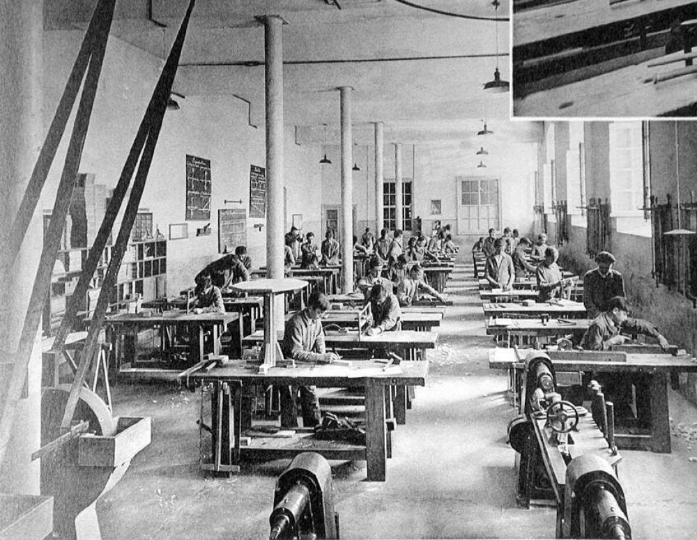 Ecole Pratique d'Industrie et d'Artisanat Rural - Gourdan-Polignan. (Haute-Garonne). Juin 1939.