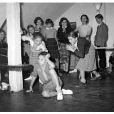 Lycée-pilote de Sèvres, Cours d'Art dramatique de Mlle Dienesh. Mime : Jason.