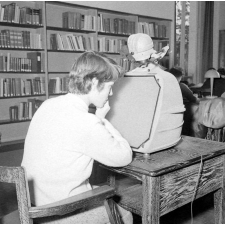 Centre de l'Enfance de Longchamp : la bibliothèque