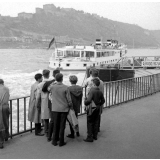 Voyage scolaire : Embarcadère sur le Rhin