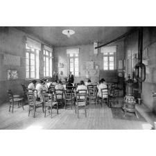 Lycée de Jeunes Filles - Roannne. Album du Cinquantenaire. 1933.