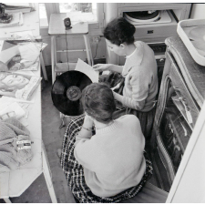 Sanatorium des étudiantes : Vence : Tricot et musique