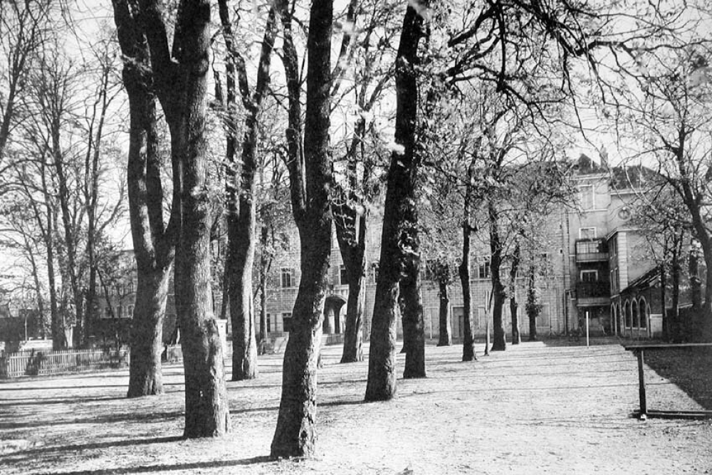 Ecole Notre-Dame de Mont-Roland - Dole. 1931-1932. (Jura).