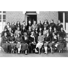 Ecole Primaire Supérieure de Jeunes Filles. Avesnes. 1932-1933.