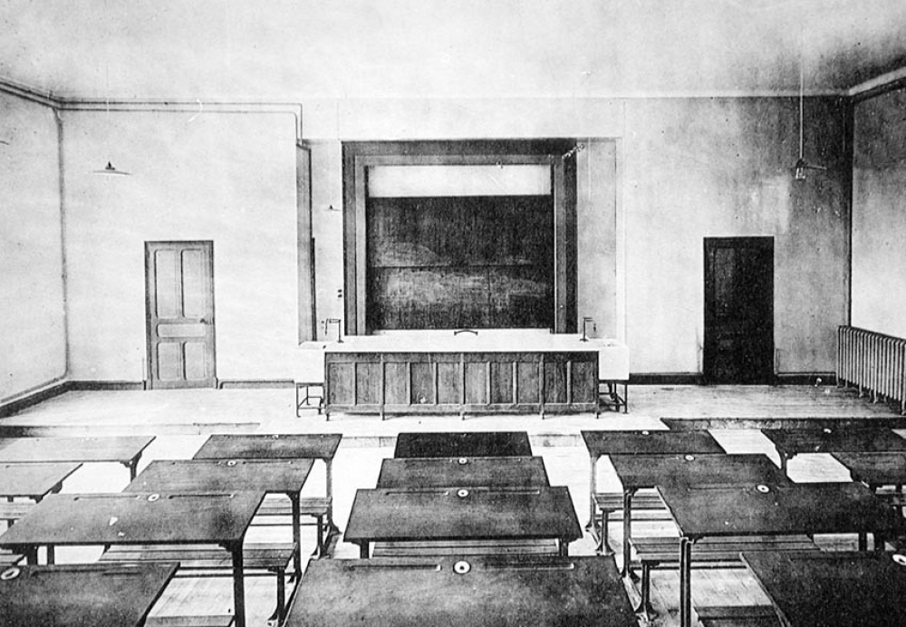 Ecole Nationale Professionnelle Jean Dupuy - Tarbes. 1928-1929. Industrie-Commerce-Hôtellerie.