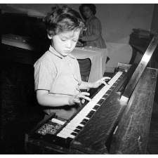 Cours d'art Martenot, château de la Guette : clavier d'ondes