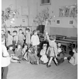 Ecole maternelle à Paris : mime sur un thème musical