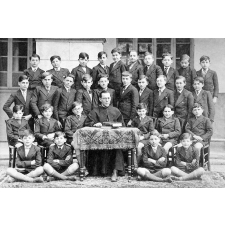 Ecole Saint-Caprais - Agen. (Lot-et -Garonne). 1933-1934.