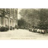 Montivilliers (S-Inf.) - Pensionnat Sainte-Croix - Cour et Bosquet.