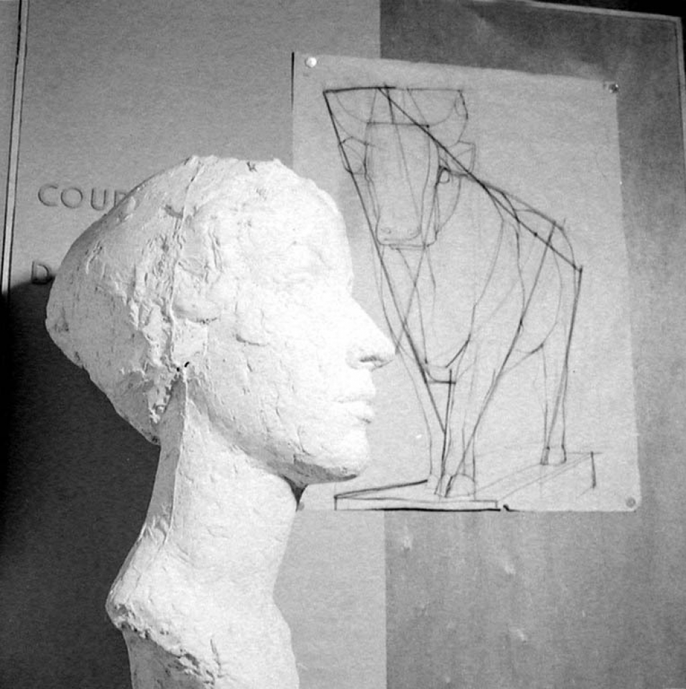 Mairie du XIVe arrondissement : exposition de travaux d'élèves. La sculpture.