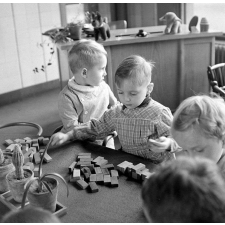 Ecole maternelle de Courbevoie : jeux sensoriels