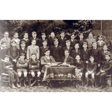 Souvenir des Noces de Diamant du Pensionnat Saint-Gilles - Moulins (Allier) Octobre 1853 - 20 Mai 1928.