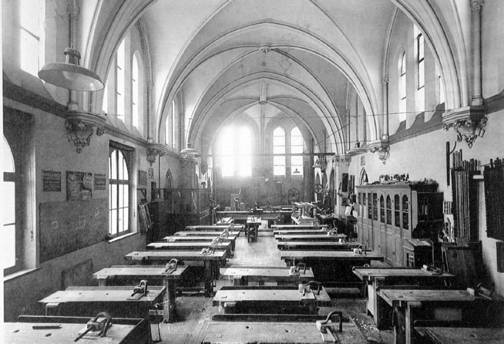 Ecole Pratique de Commerce, d'Industrie et de Mécaniciens de Marine de Boulogne-Sur-Mer. 