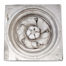 Rosace renaissance à motif végétal de l'Ancien Hôtel de ville de Paris.