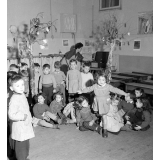 Ecole maternelle à Paris : mime sur un thème musical