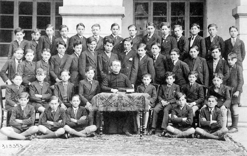 Ecole Saint-Caprais - Agen. (Lot-et -Garonne). 1933-1934.