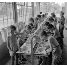 Colonie sanitaire de Montboissier : lavabos