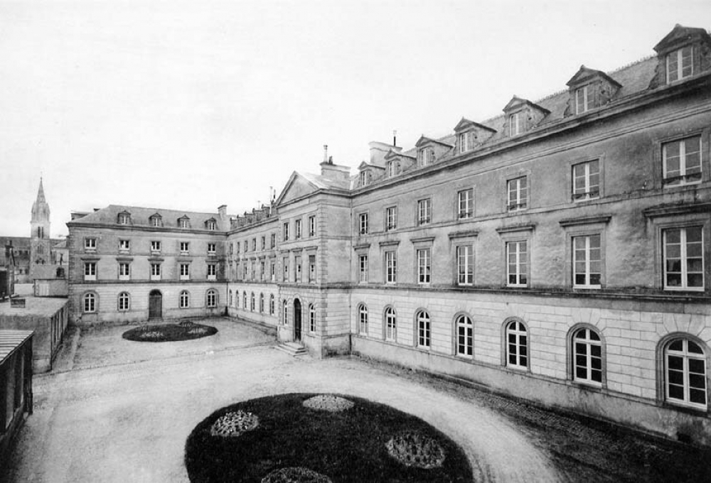 Collège Municipal et Ecole Primaire Supérieure de Garçons - St-Lô. Manche 1930 - 1931.