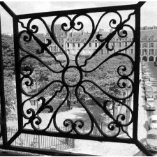Exposition I.P.N. : la Place des Vosges à Paris.