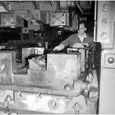 Régie Renault : la chaîne de montage des Dauphines