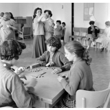 Foyer de détente réservé aux jeunes filles du lycée Le Verrier. La salle des jeux.