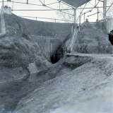 Ecole Nationale Supérieure d'Electrotechnique, d'Electronique et d'Hydraulique de Toulouse : le modèle réduit du barrage sur le Karradj (Iran). Vue du canal de décharge.  