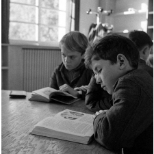 Lycée de Montgeron, la bibliothèque : la lecture.