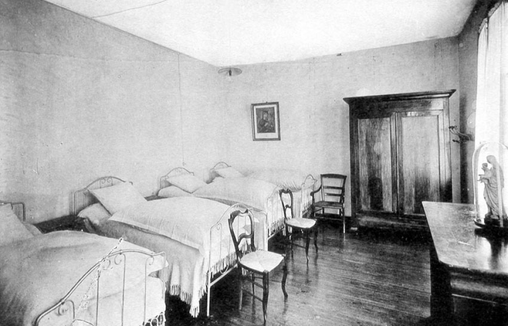 Pensionnat de la Providence. 20, Rue de la Prévoté. Poitiers - 1931-1932.
