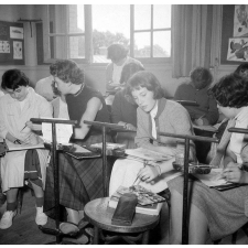 Lycée de jeunes filles de Saint-Germain-en-Laye : cours de dessin