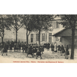 Institution Jeanne-d'Arc - Nevers - Récréation des Moyennes (2e section).