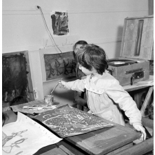 Ecole maternelle à Paris : peinture sur un thème musical