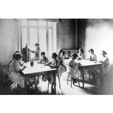 Collège de Jeunes Filles de Fontainebleau. Externat et Internat.