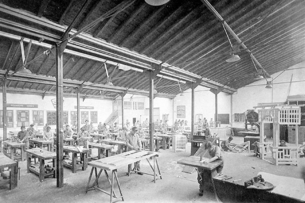 Ecole Pratique d'Industrie et d'Artisanat Rural - Gourdan-Polignan. (Haute-Garonne). Juin 1939.